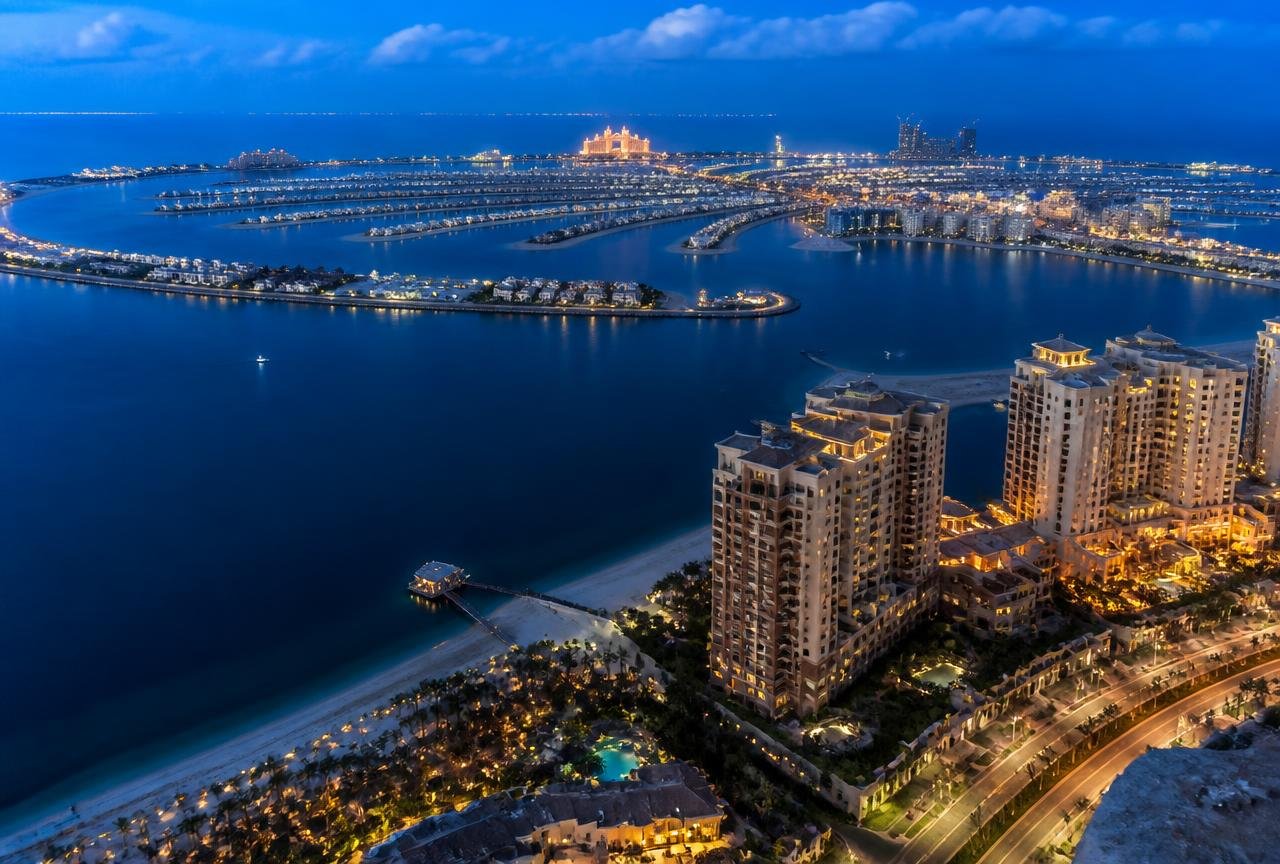 Dubai Waterfront Luxury Property 2026: Palm Jumeirah, Emaar Beachfront, Dubai Creek Harbour and Jumeirah Bay Compared